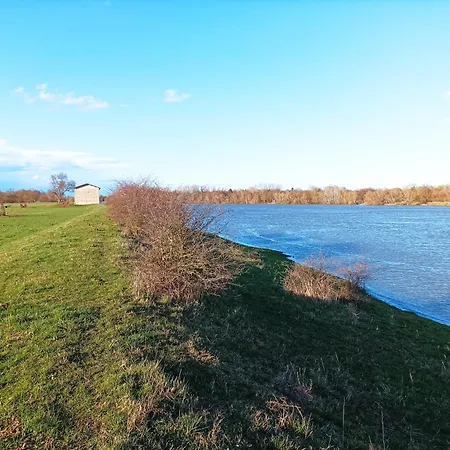 La Belle Riviere 1